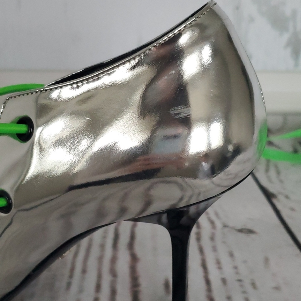 Prada - Picture 11 of 14